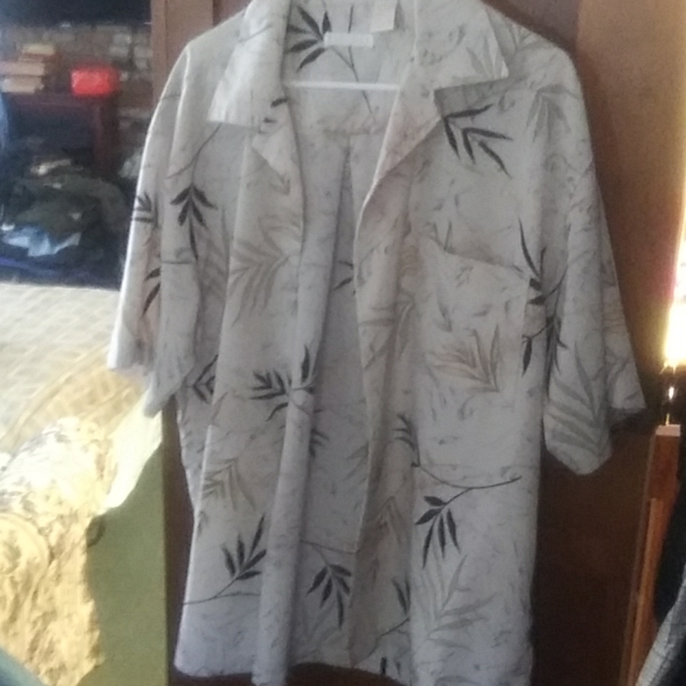 Men's button down Hawian shirt